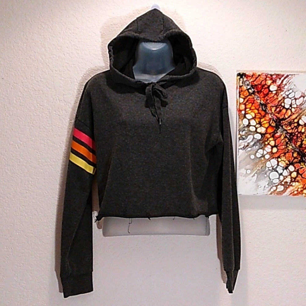 FIVE.BY.FIVE DISTRESSED CROPPED HOODIE